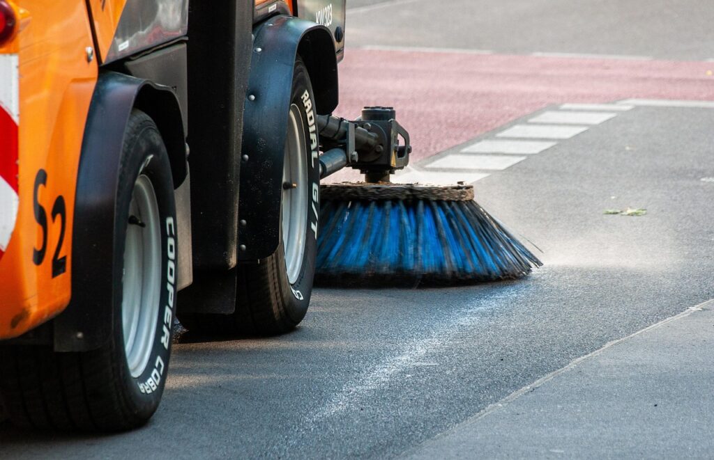 ¿Qué Tipo de Maquinaria se Usa en Limpiezas Profesionales? Desvelando el Poder de CCleanings
